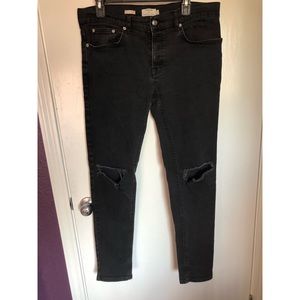 Skinny black stretch jeans.